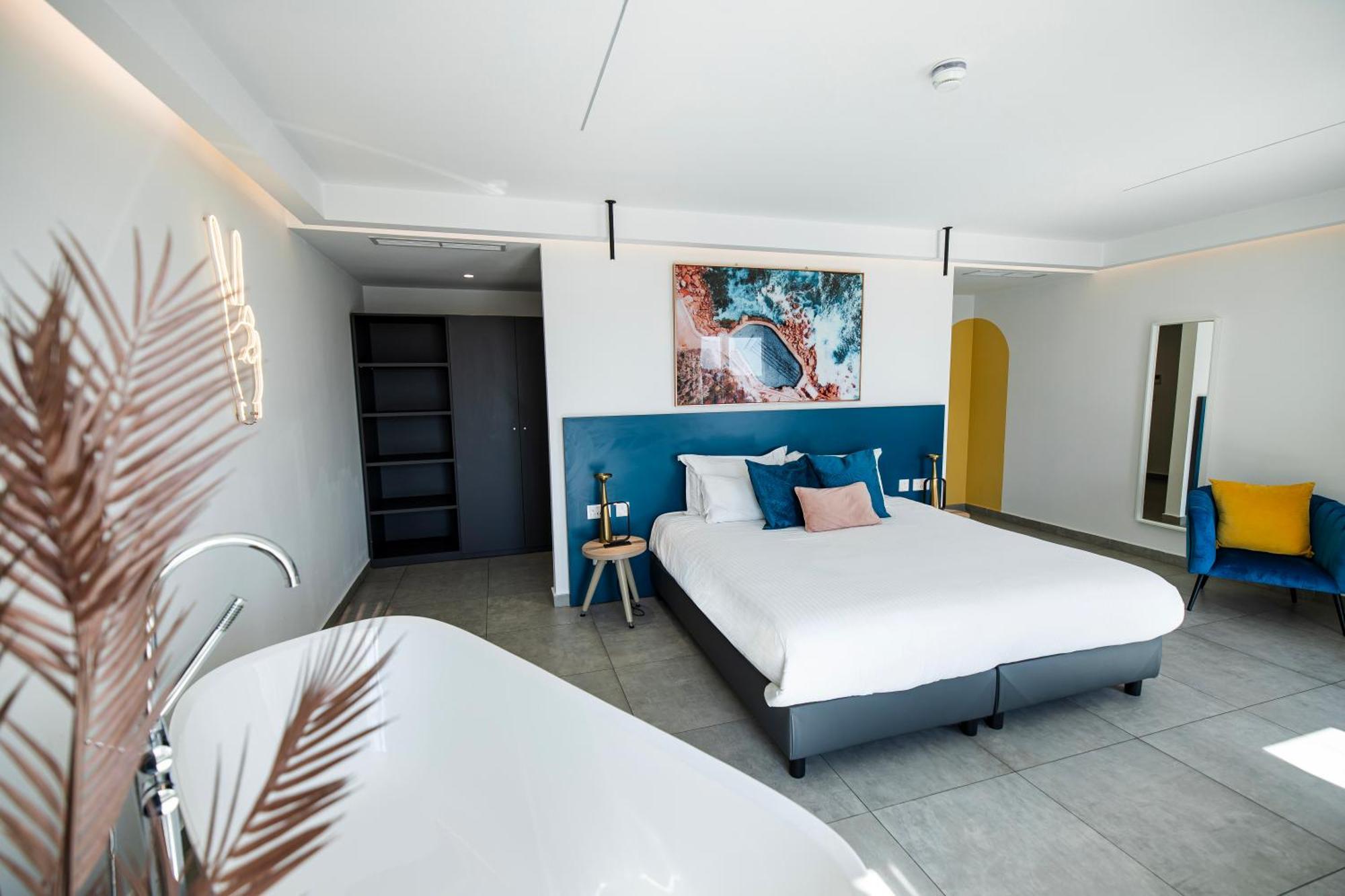 Flamingo Hotel Malta Сент Джулианс Экстерьер фото