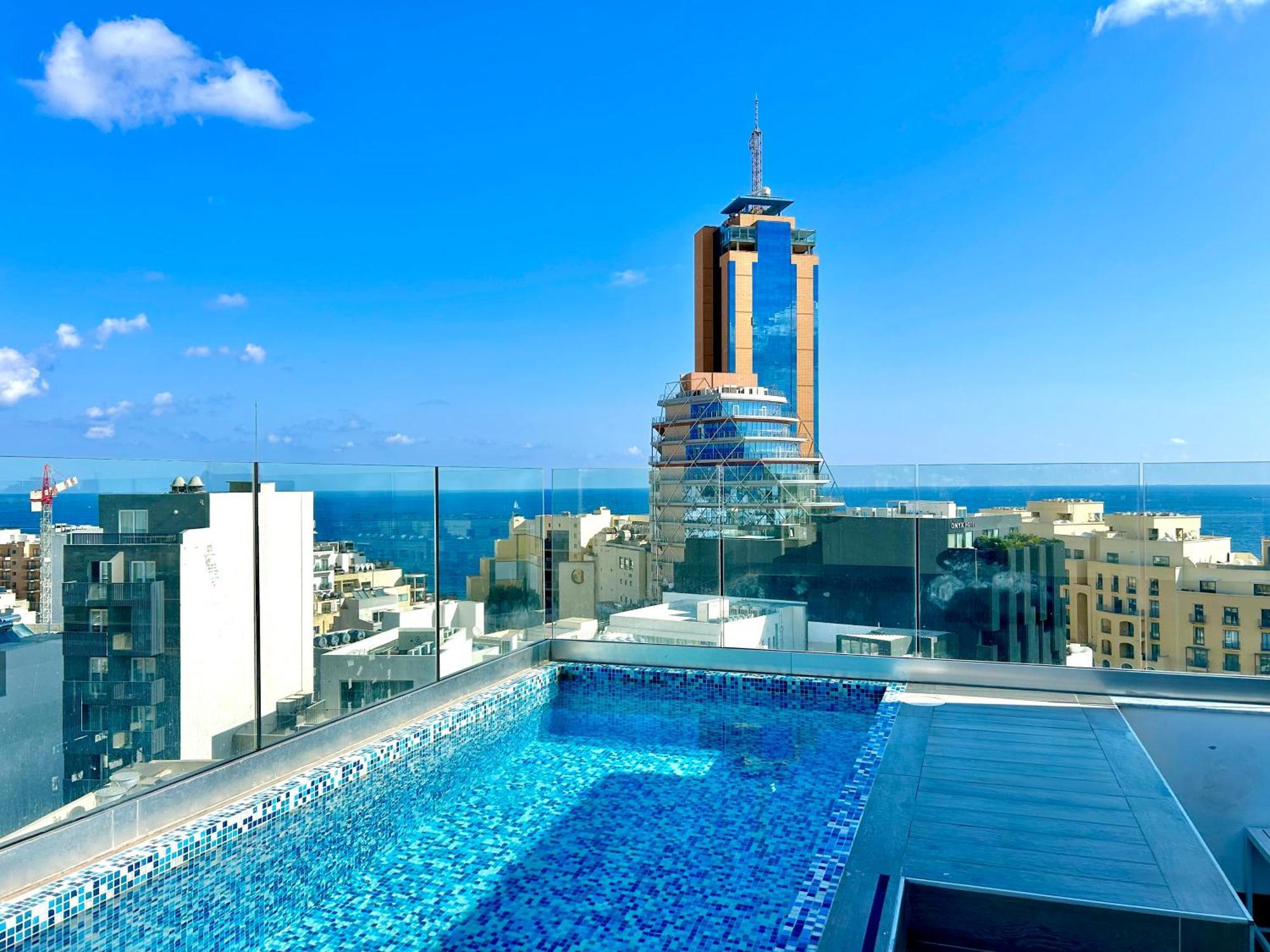 Flamingo Hotel Malta Сент Джулианс Экстерьер фото