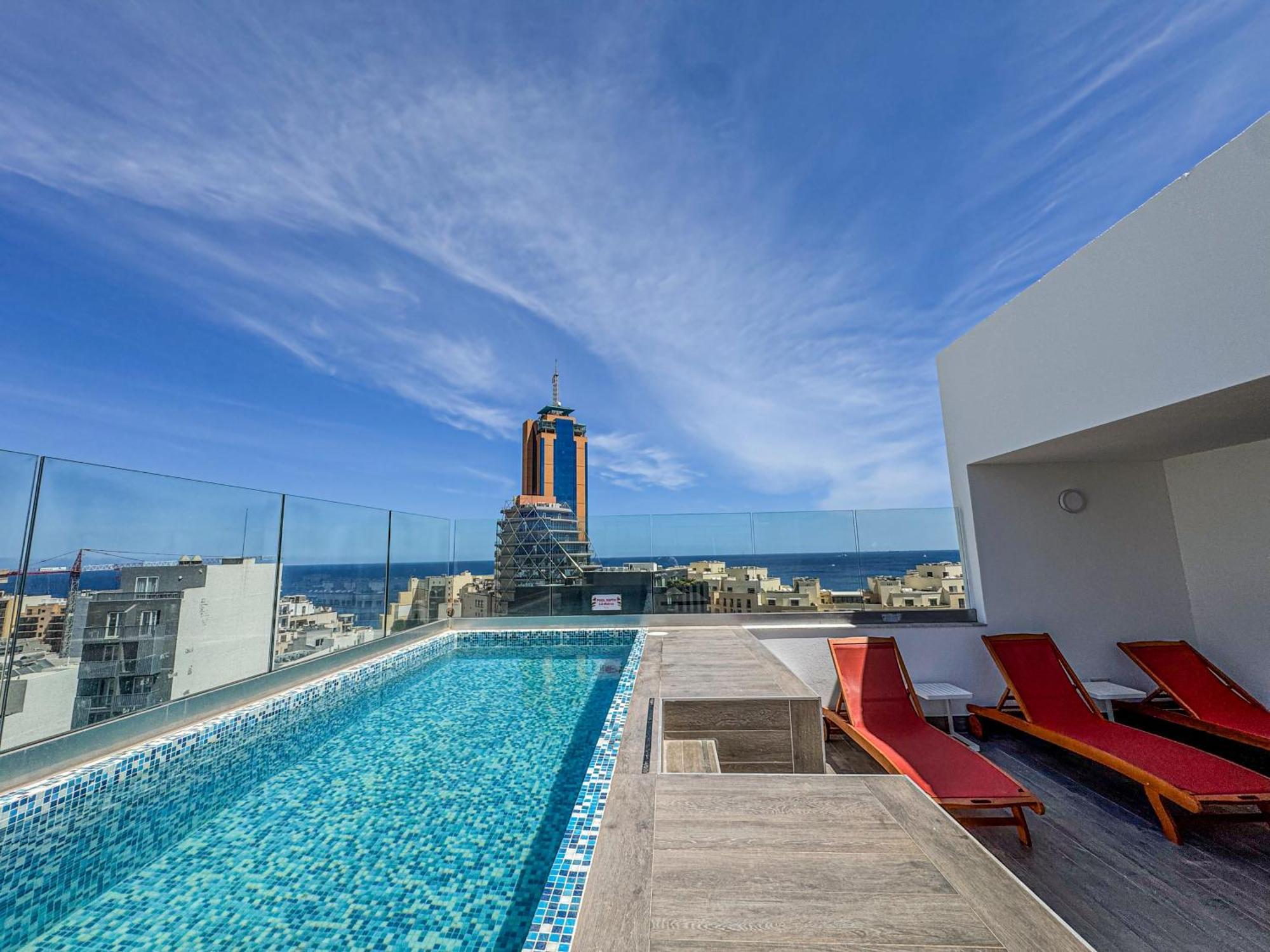 Flamingo Hotel Malta Сент Джулианс Экстерьер фото