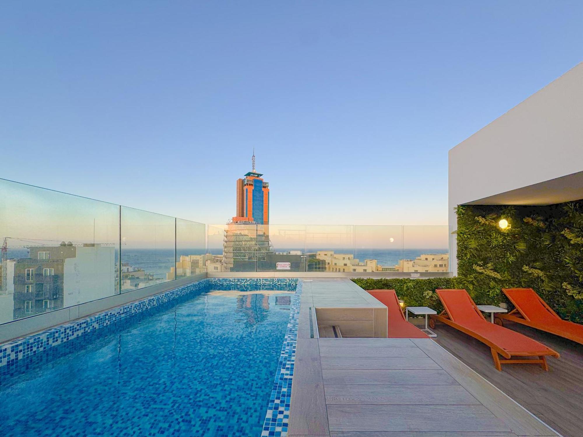 Flamingo Hotel Malta Сент Джулианс Экстерьер фото